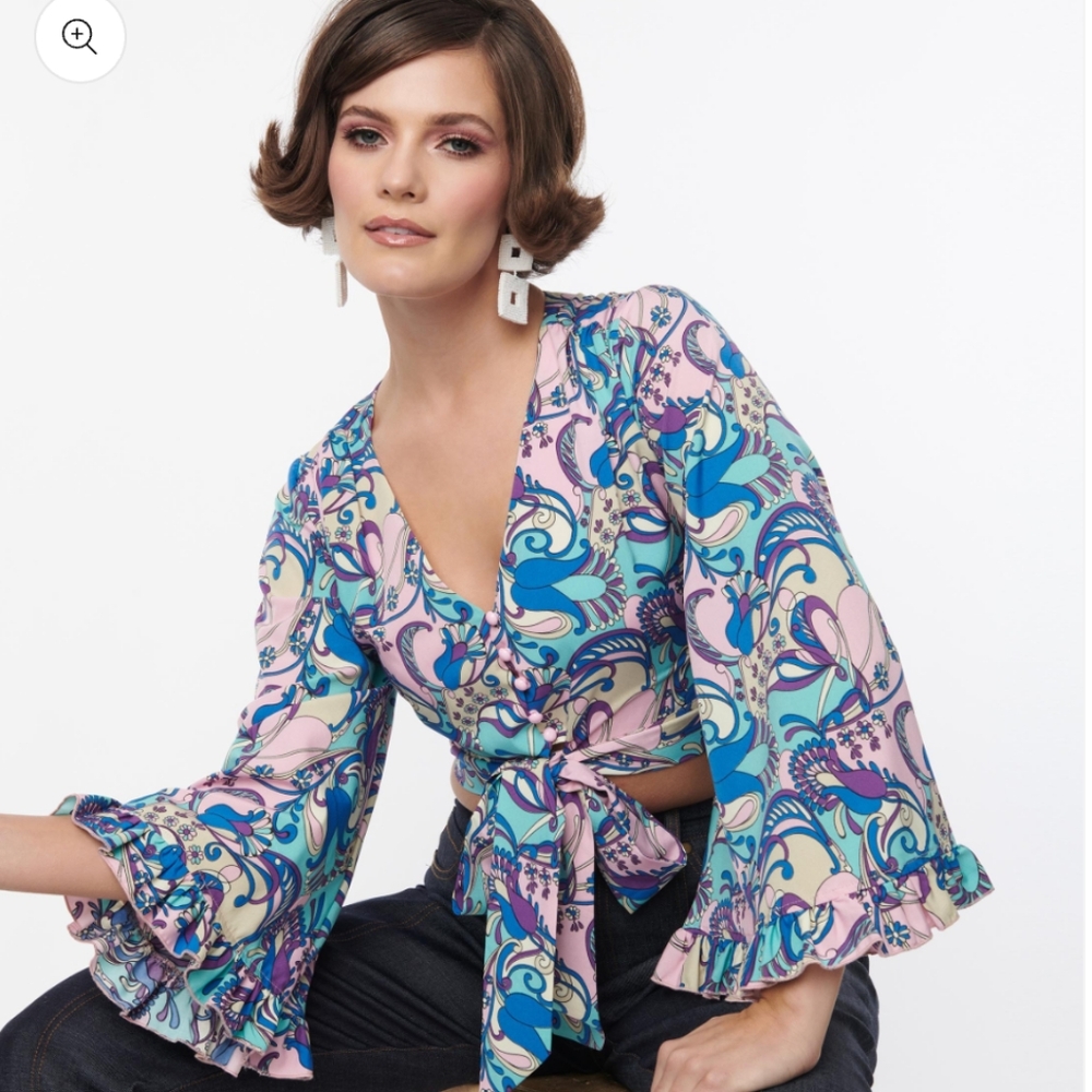 Smak Parlour Psychedelic Bell Sleeve Cropped Shirt - 4x